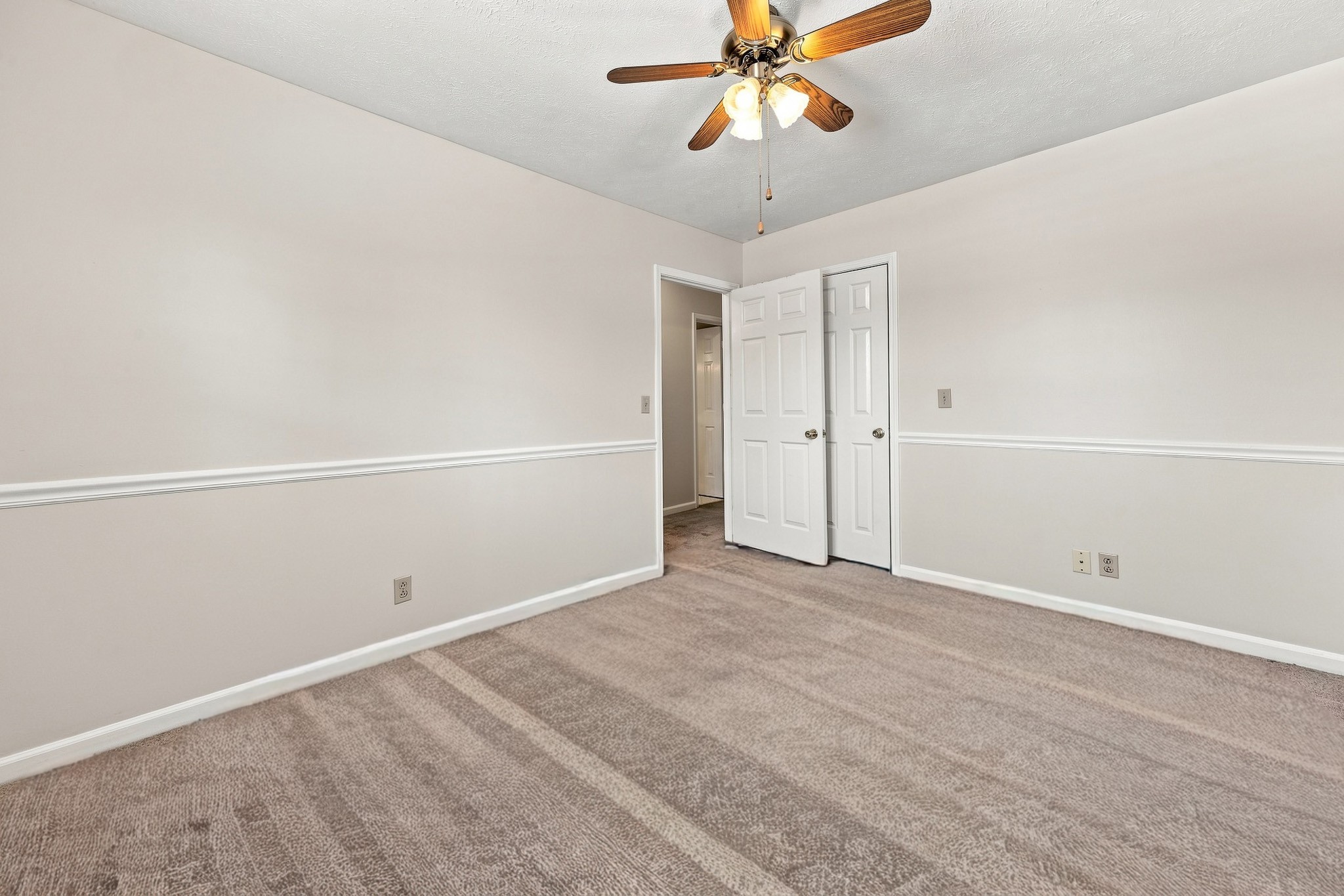 1002 E Northfield Blvd Property Photo 26