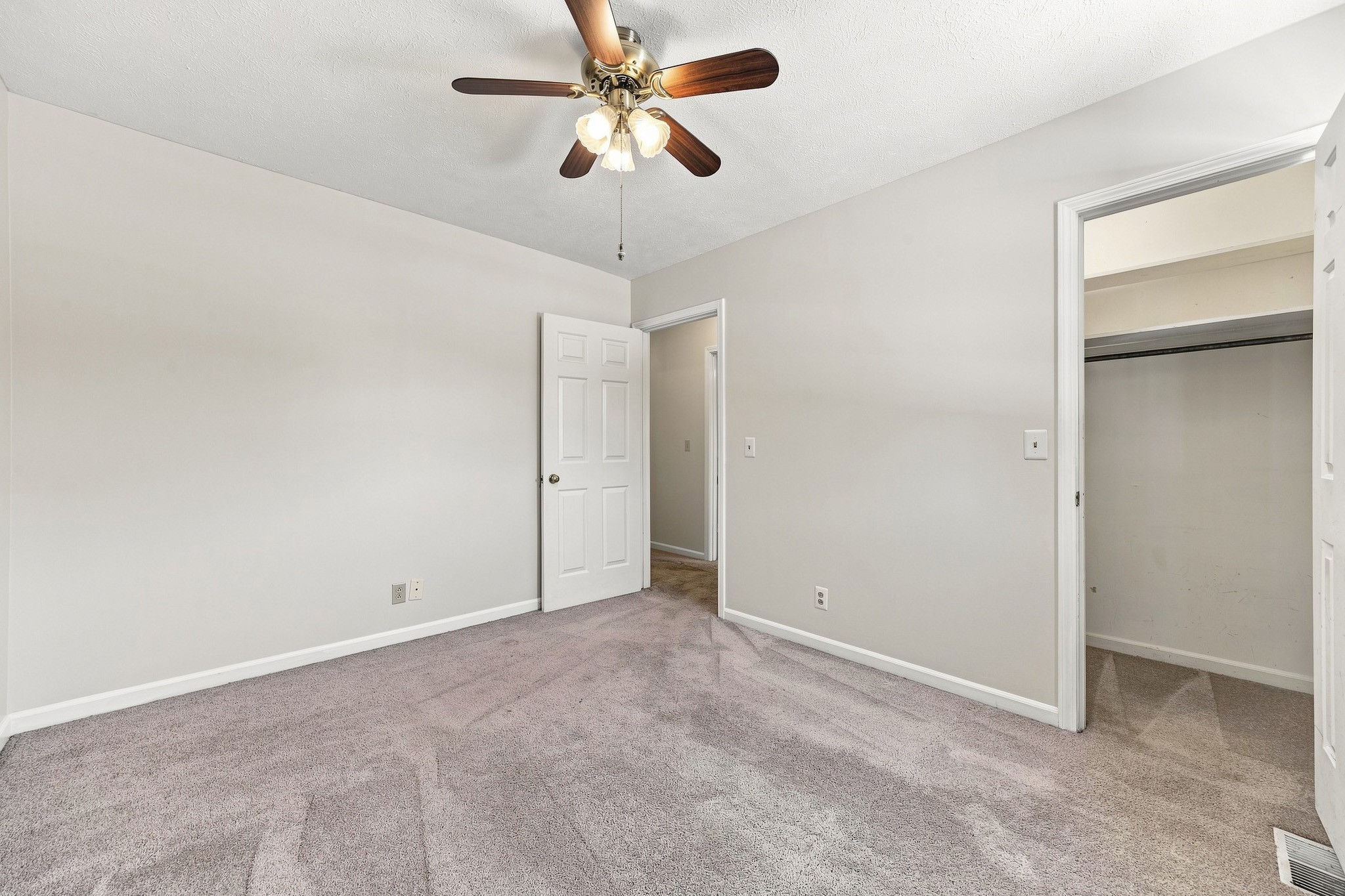1002 E Northfield Blvd Property Photo 30