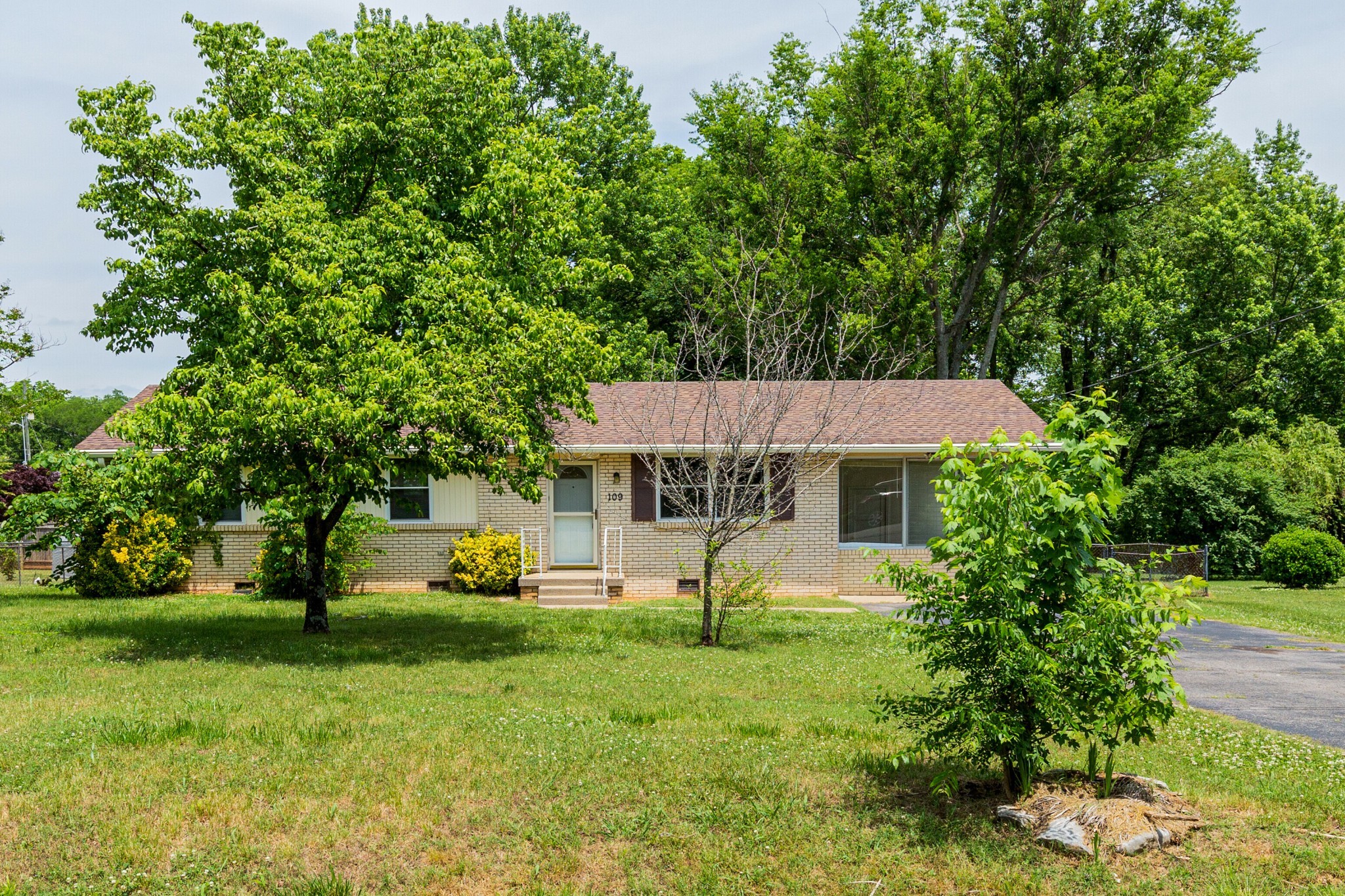 109 Joella Dr Property Photo 1