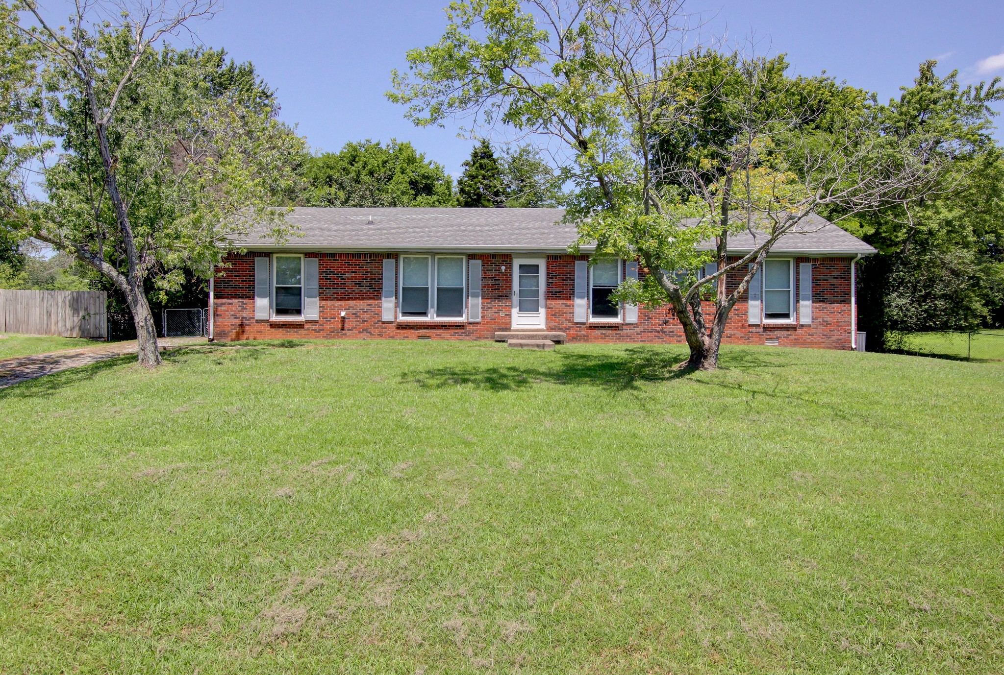 521 Cheatham Dr Property Photo 1