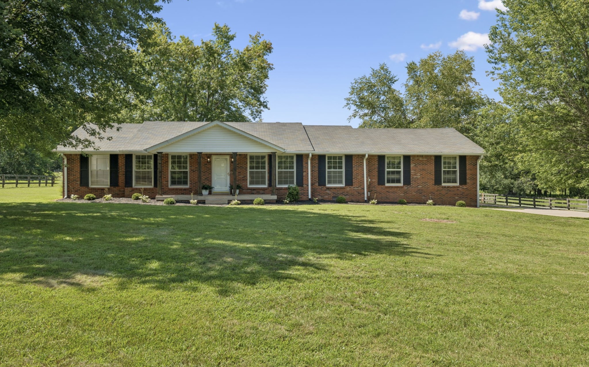 920 Clearview Rd Property Photo 1
