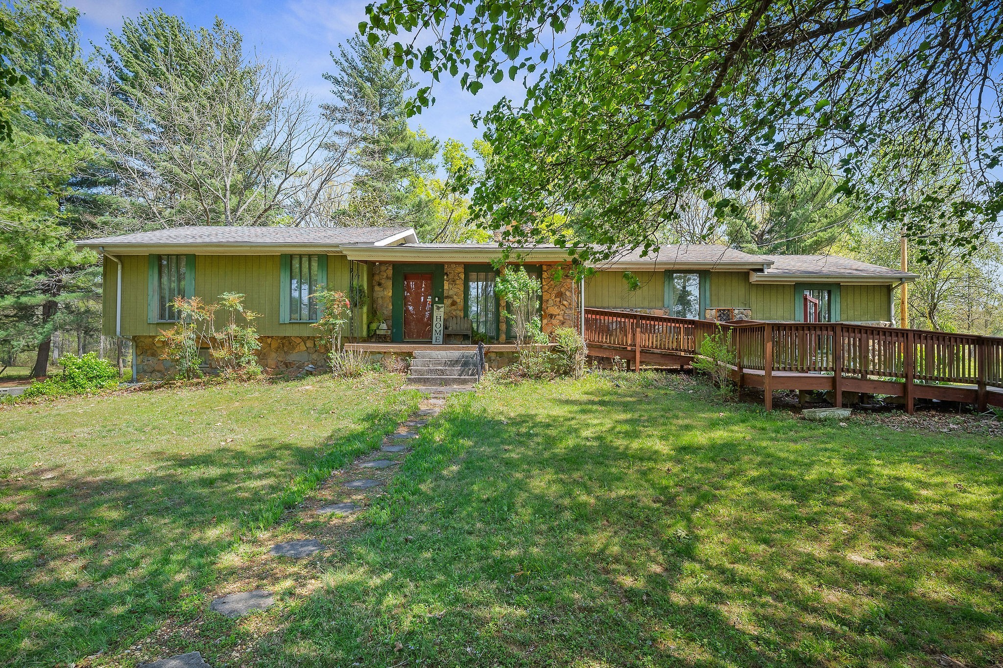 10157 Manchester Hwy Property Photo 2