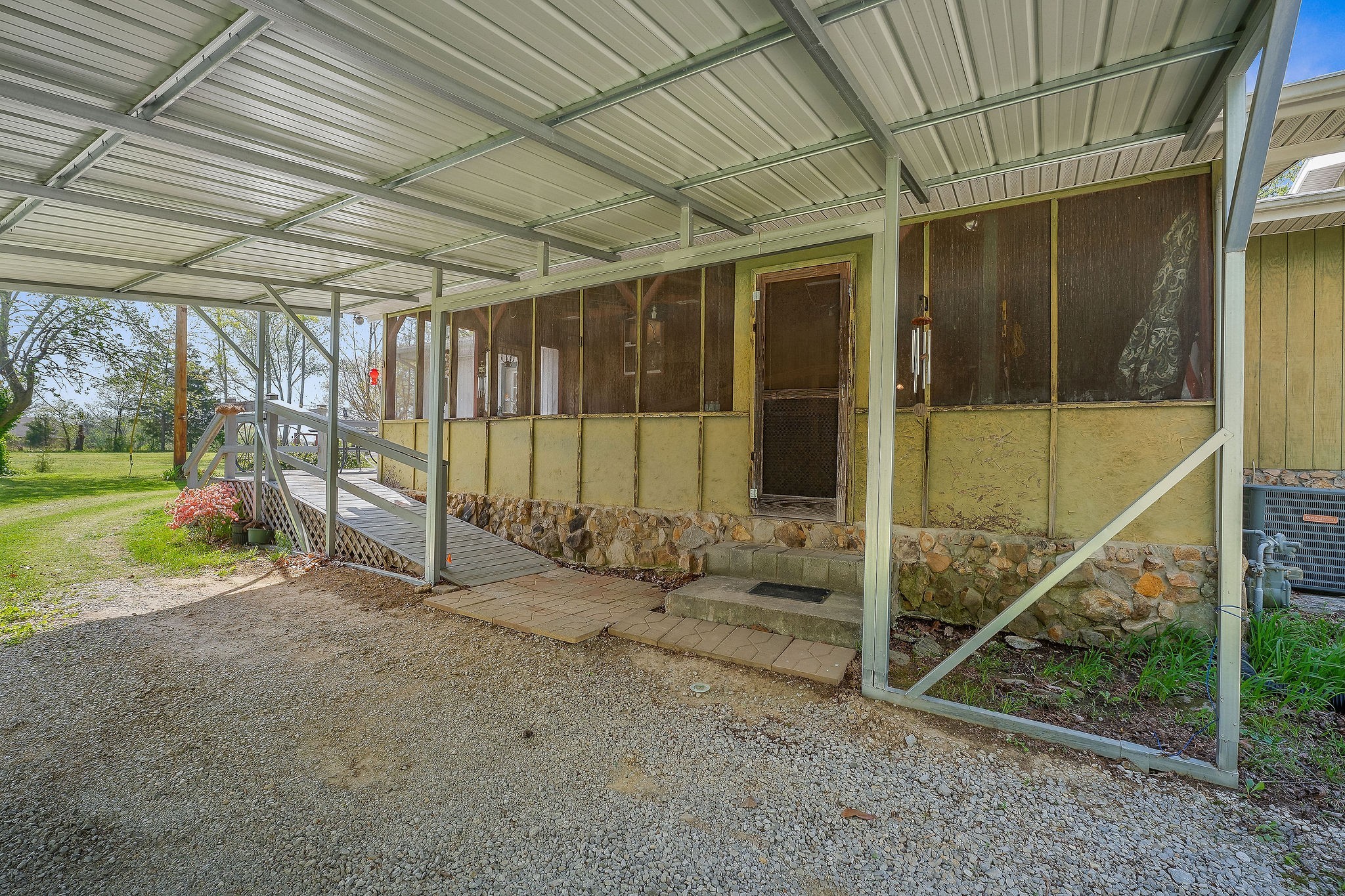 10157 Manchester Hwy Property Photo 32