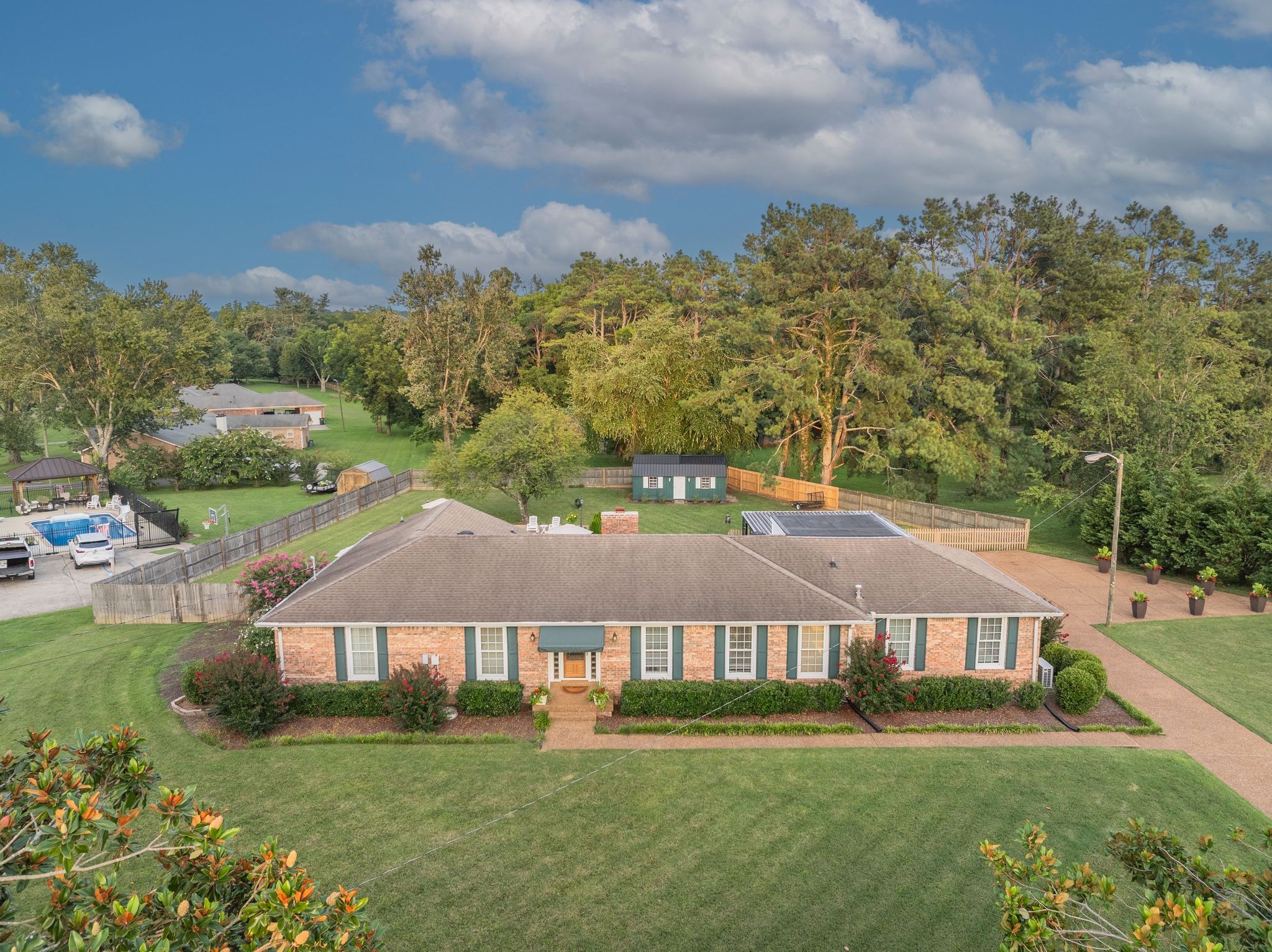 8105 Westhaven Dr Property Photo 6