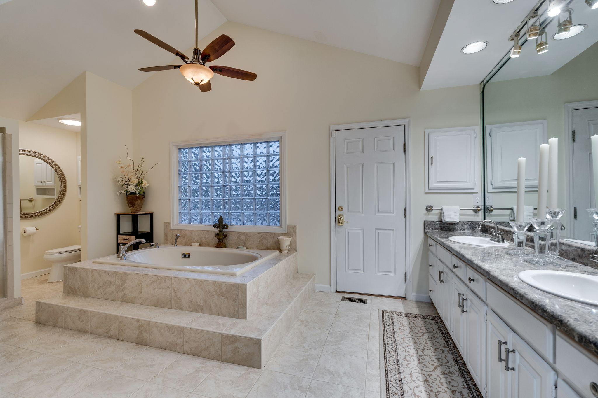 8105 Westhaven Dr Property Photo 16