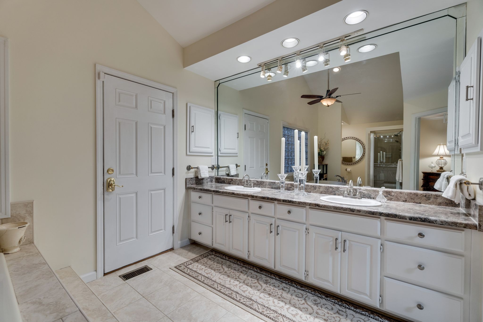 8105 Westhaven Dr Property Photo 17