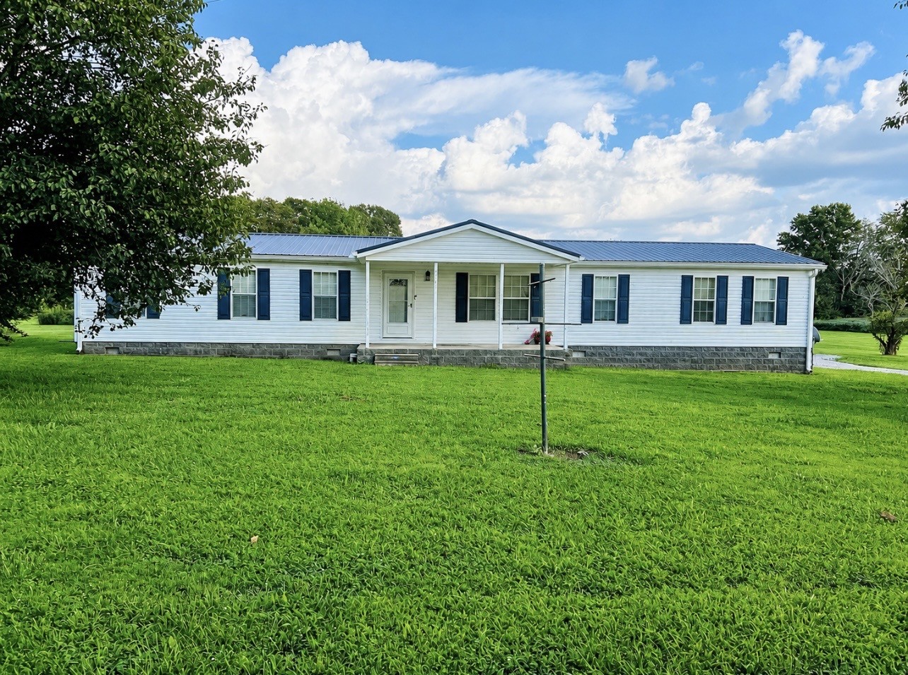 961 Smoot Rd Property Photo 1