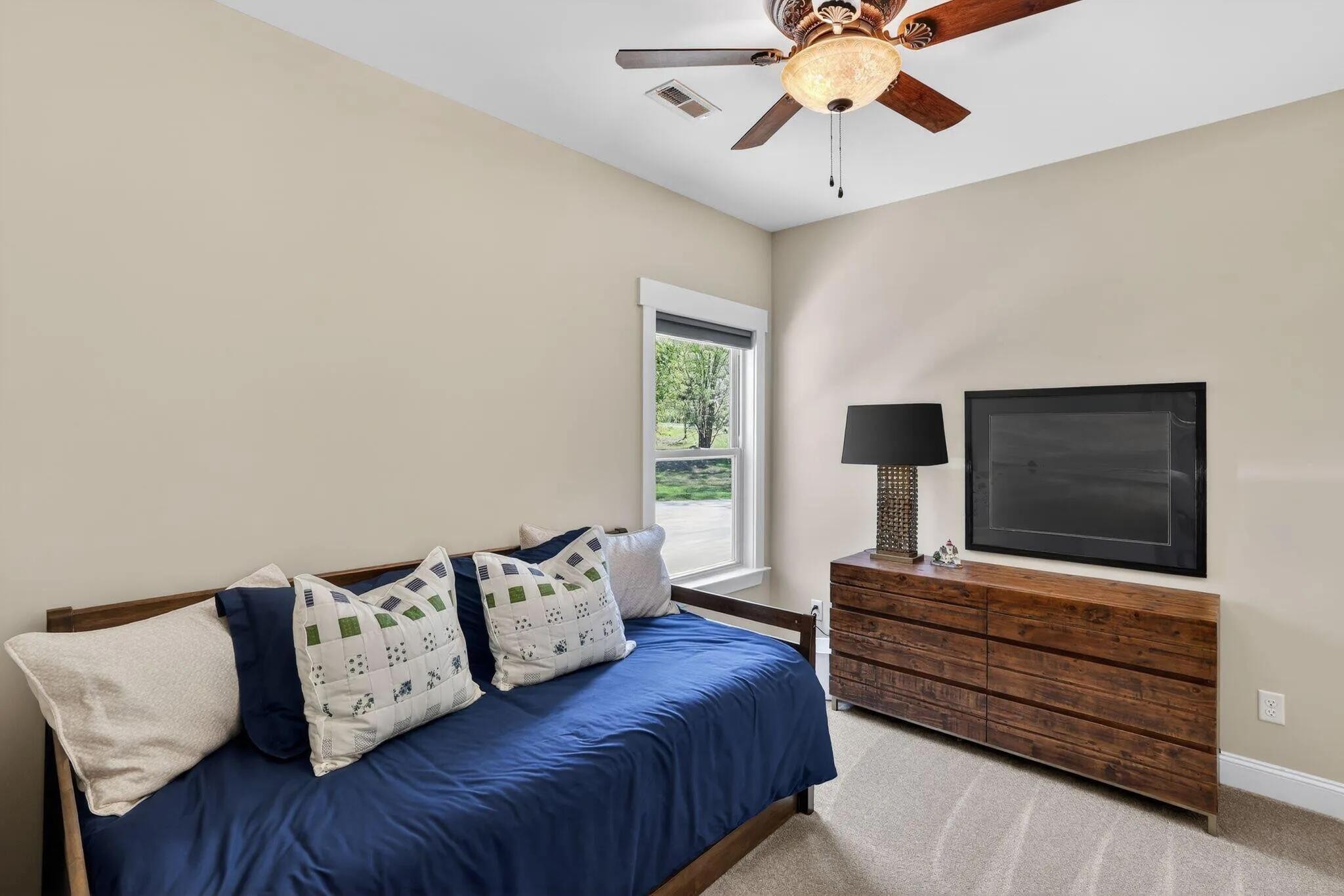 1625 River Bluffs Drive Property Photo 18