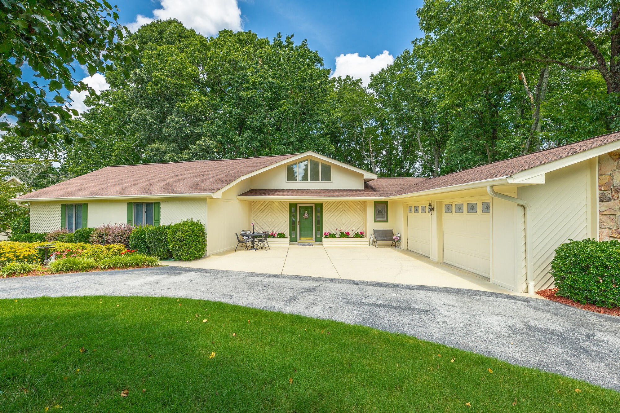 6422 Lake Shadows Circle