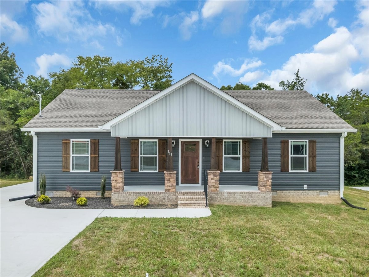 108 Demombreum Circle Property Photo 1