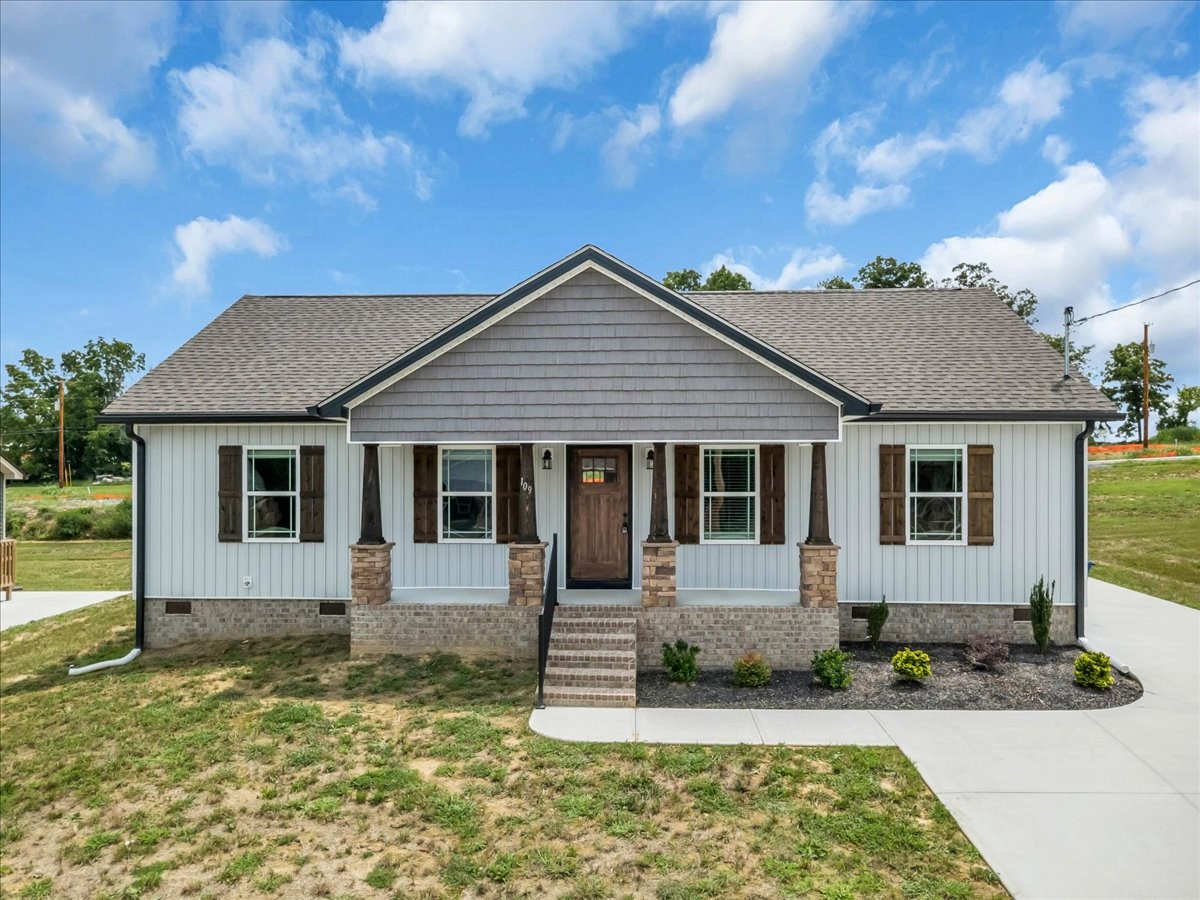 109 Demombreum Circle Property Photo 1
