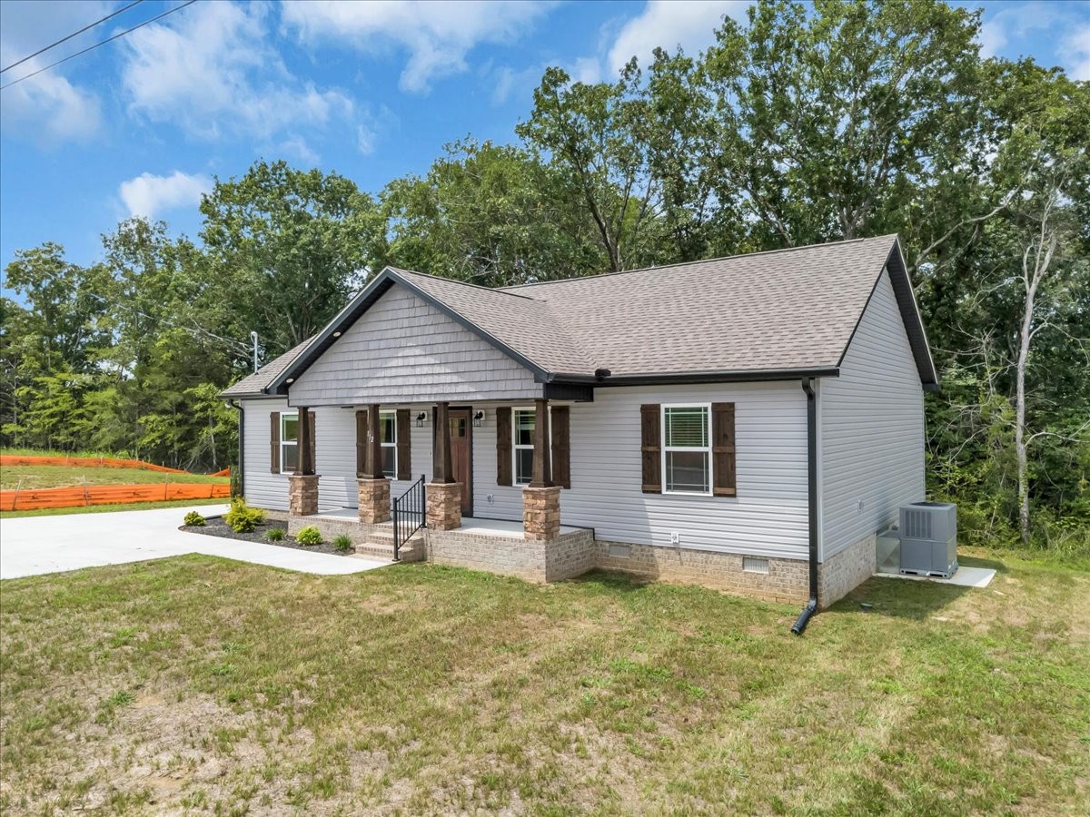 112 Demombreum Circle Property Photo 1