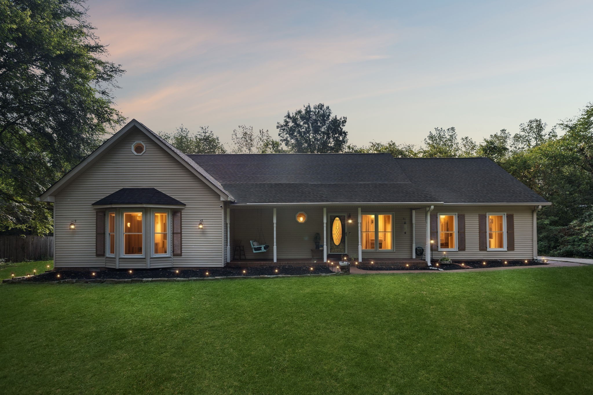 8988 Big Oak Dr Property Photo 1
