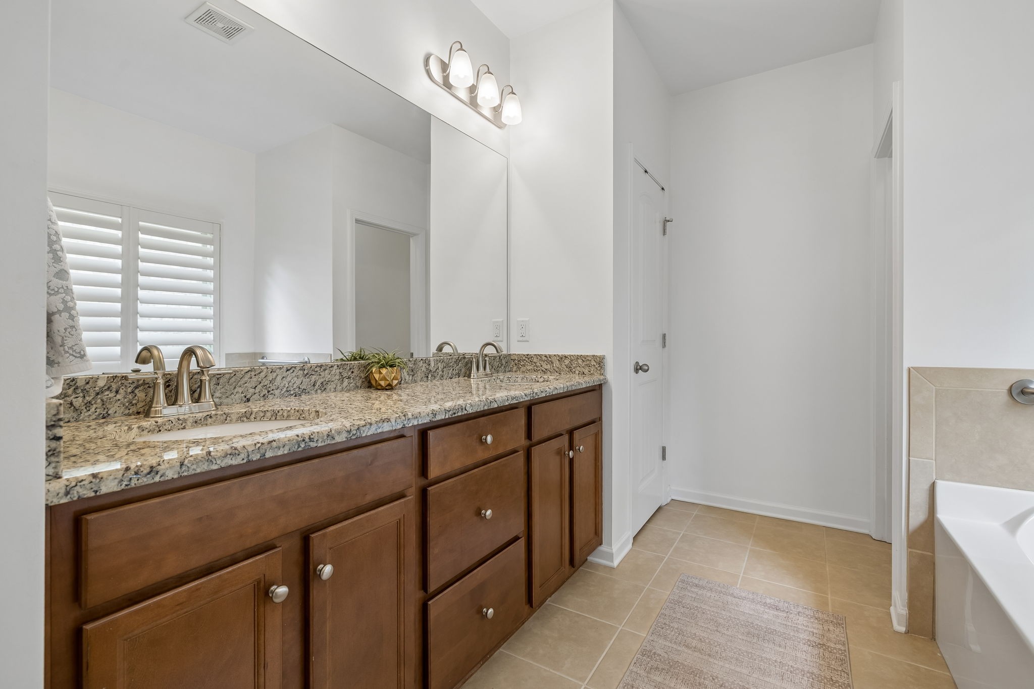 3903 Montgomery Way Property Photo 23