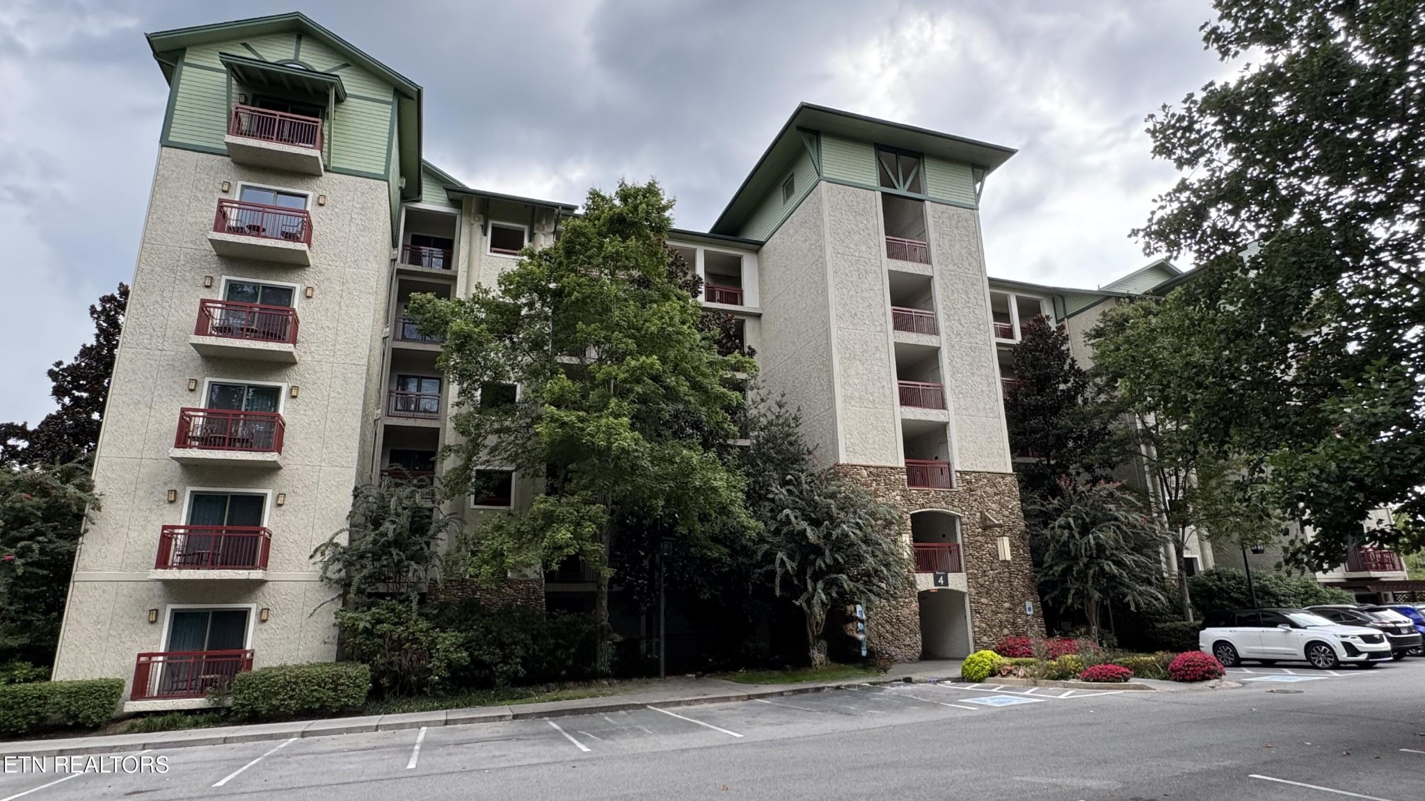 212 Dollywood Ln Unit 420 Property Photo 1