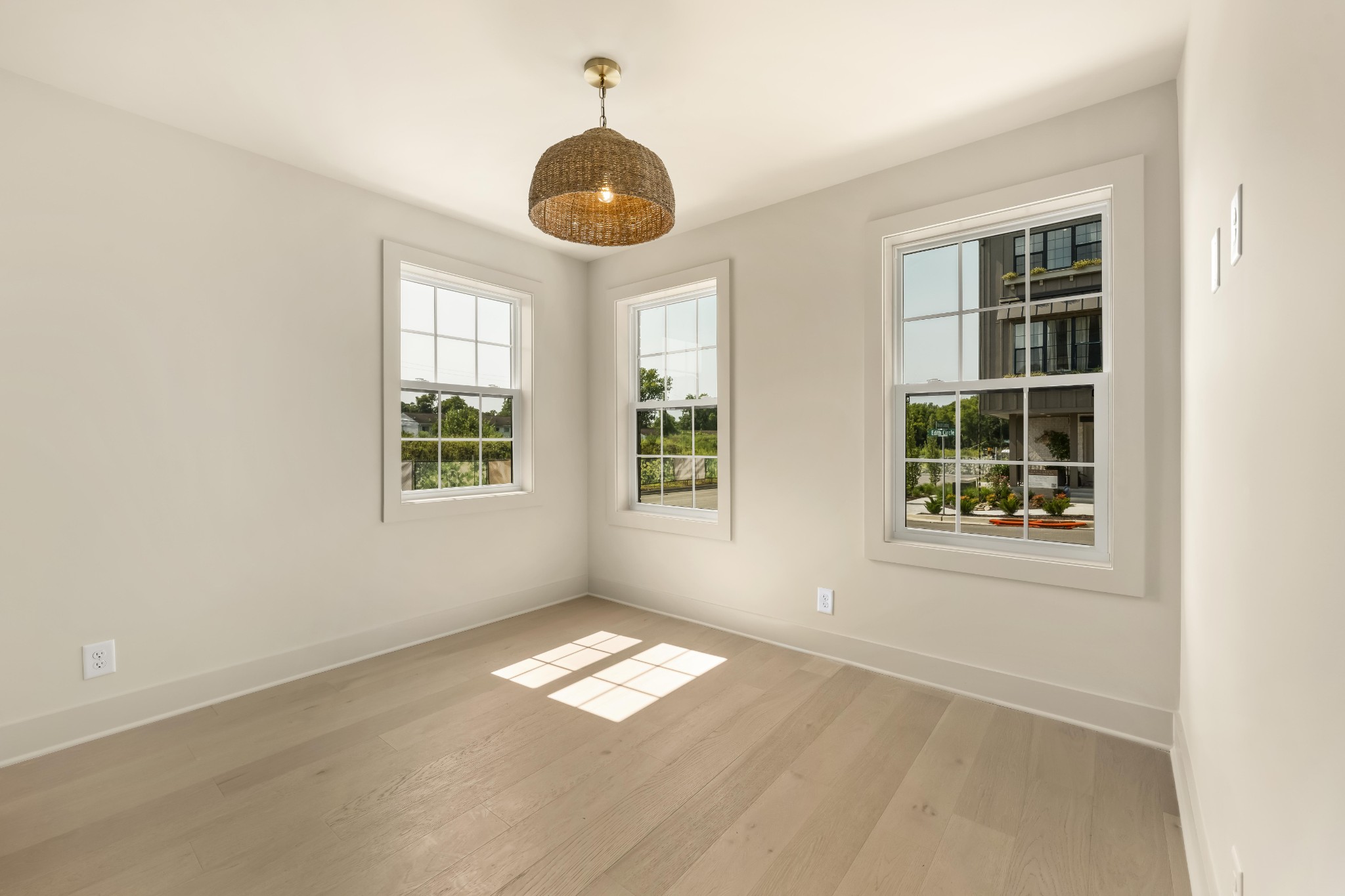 300 Edith Cir Property Photo 10