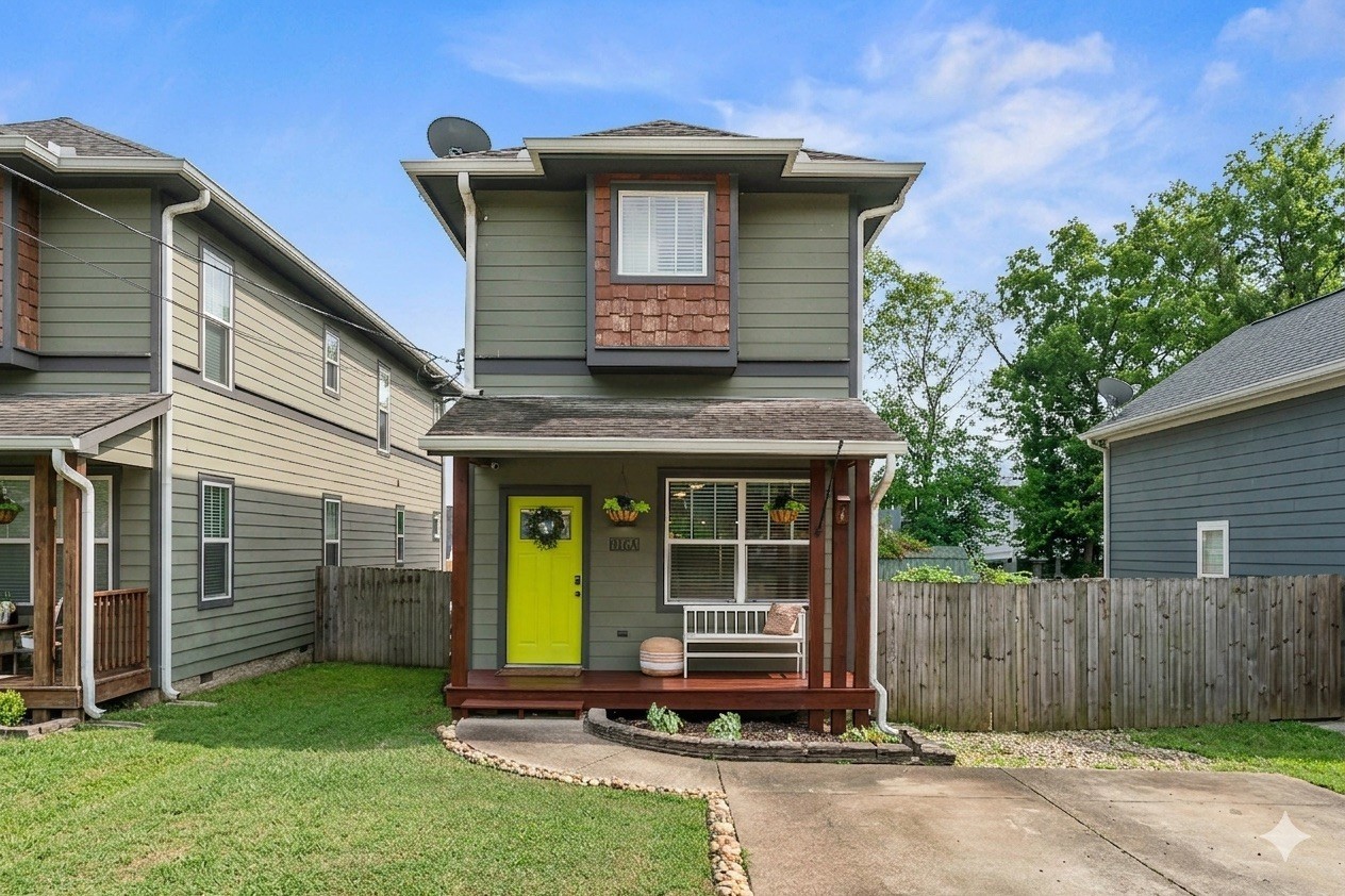 916A Thomas Ave Property Photo 1