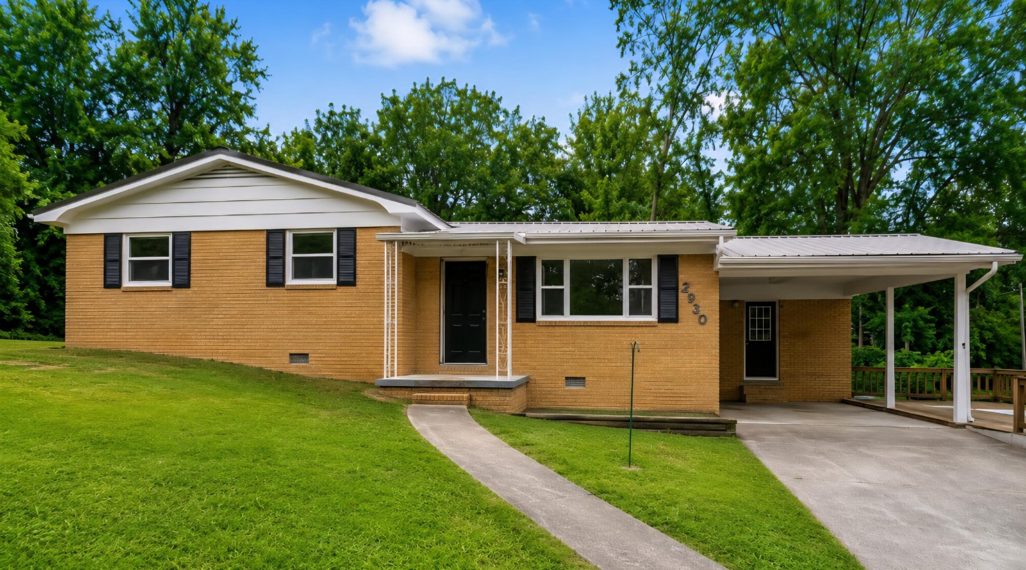 2930 Mountain View Drive, SE Property Photo 1