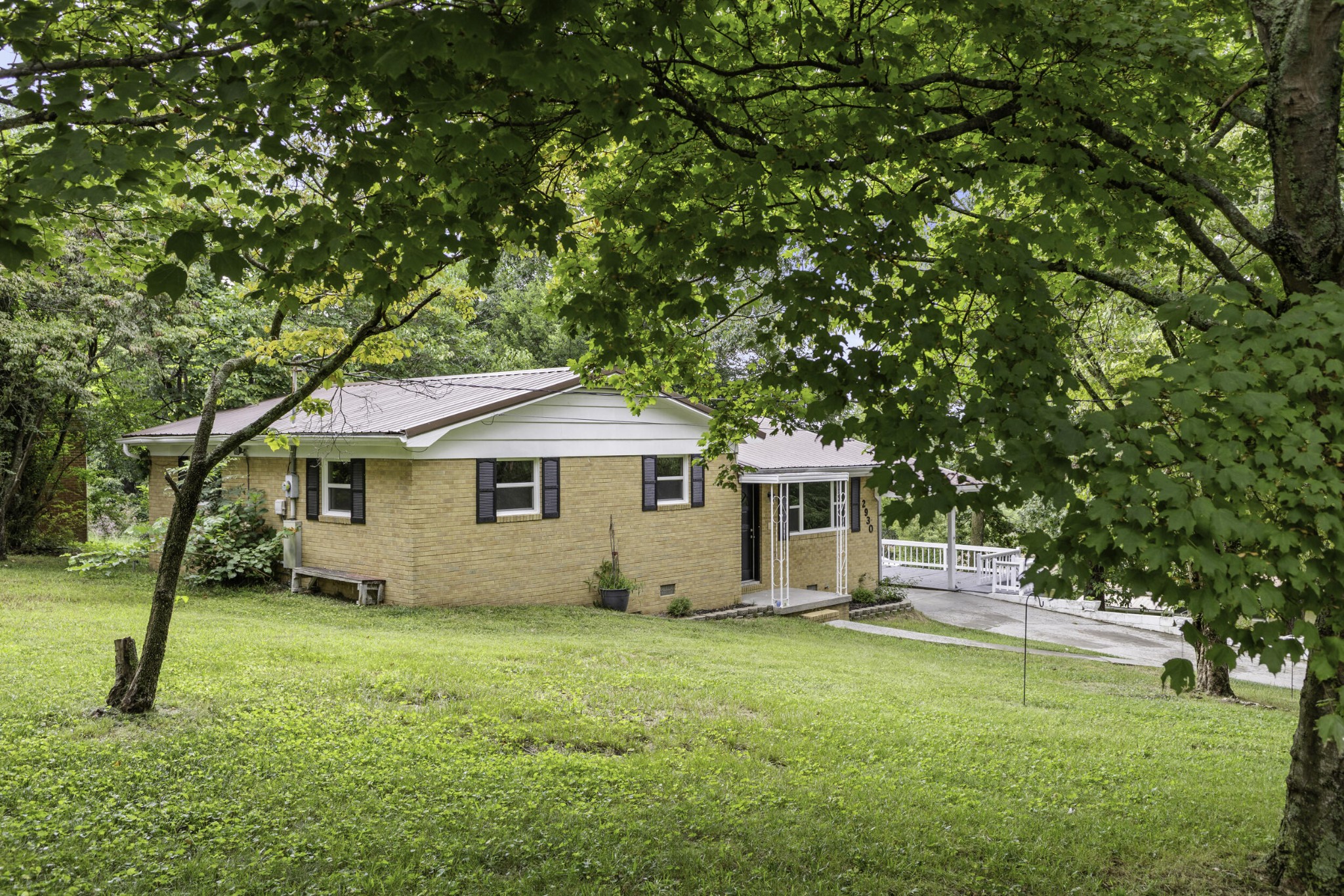 2930 Mountain View Drive, Se Property Photo 3
