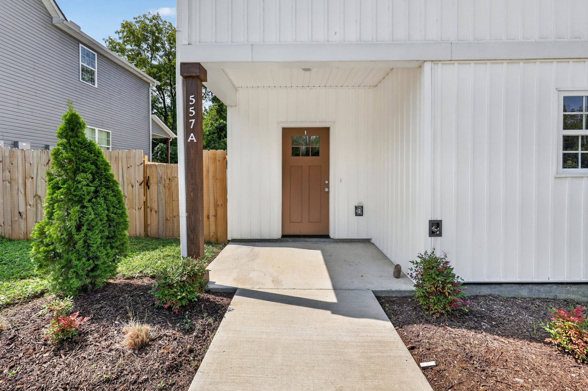 557a Pemberton St Property Photo 4