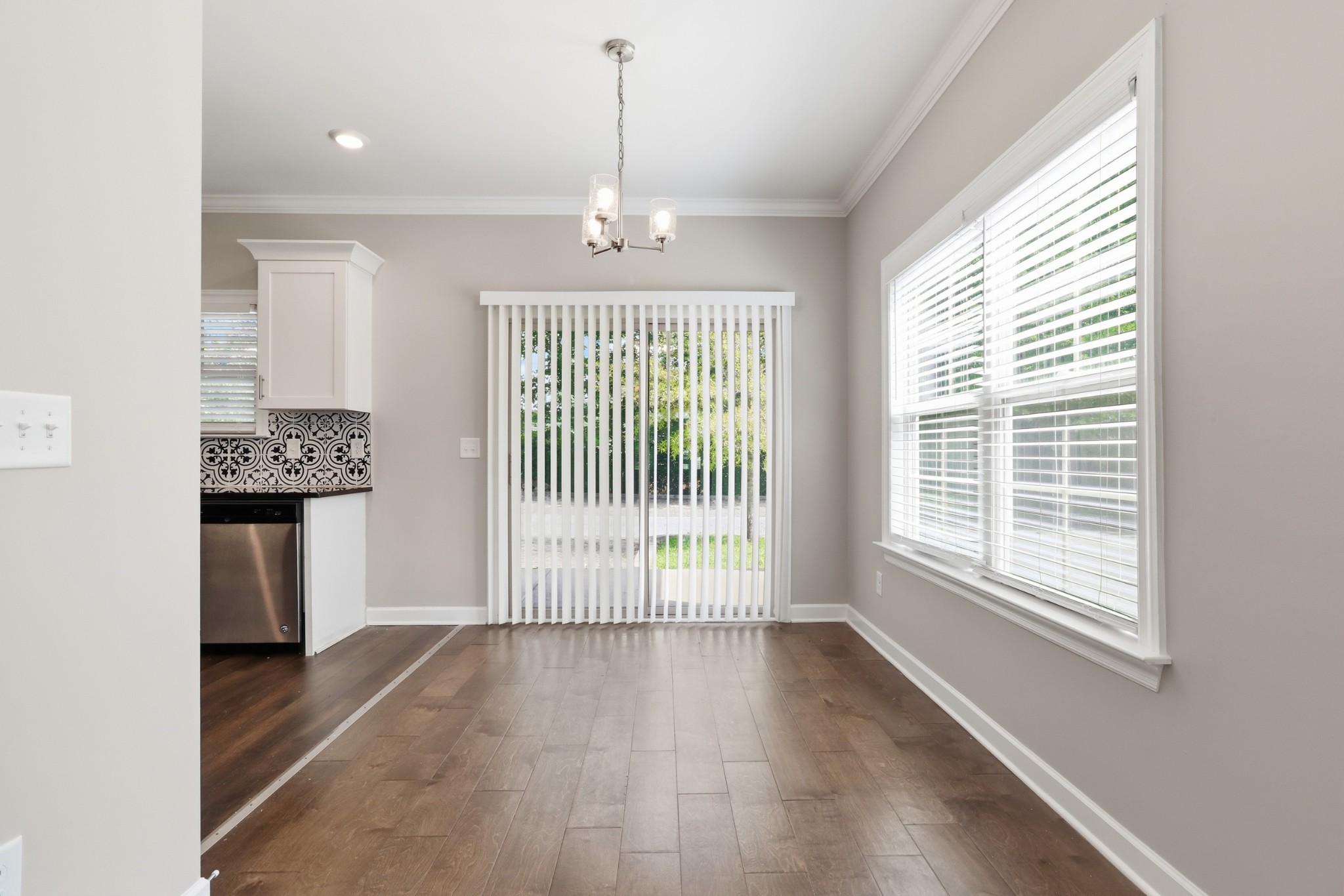 507 E Castle St Property Photo 9