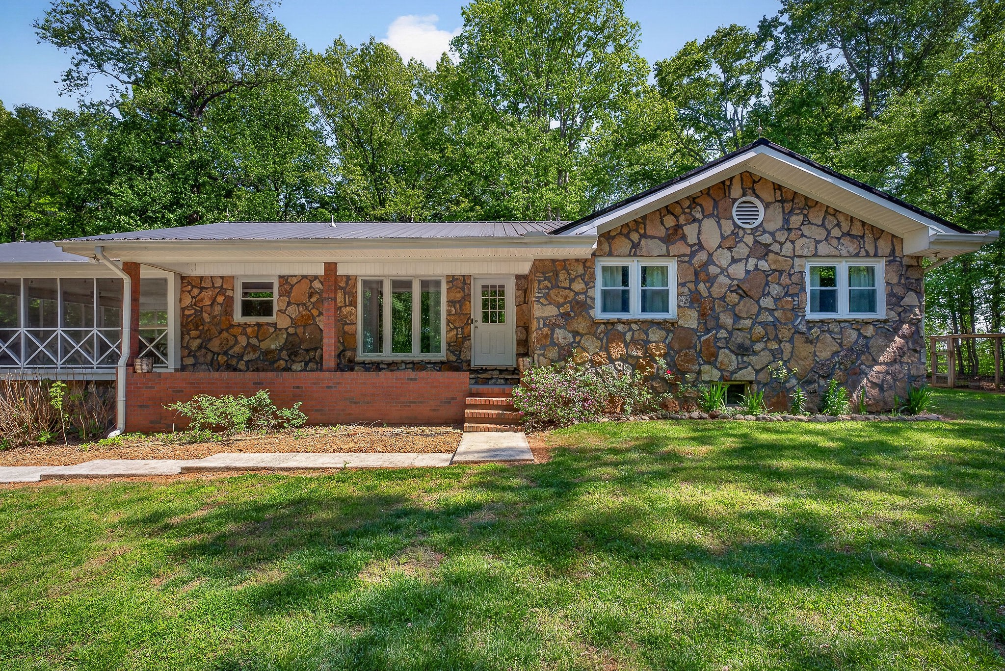 214 Boyd Creek Rd Property Photo 1