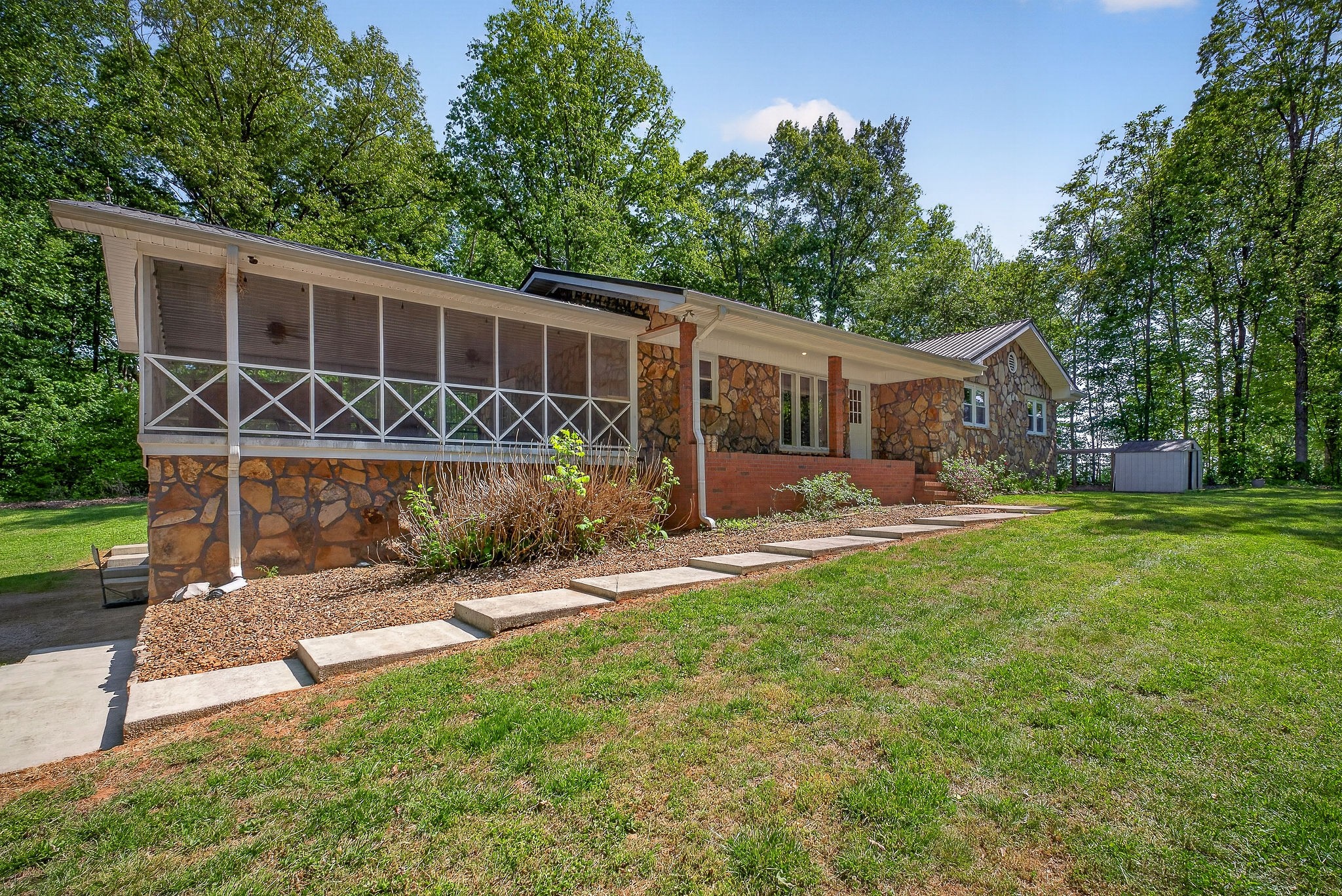 214 Boyd Creek Rd Property Photo 2
