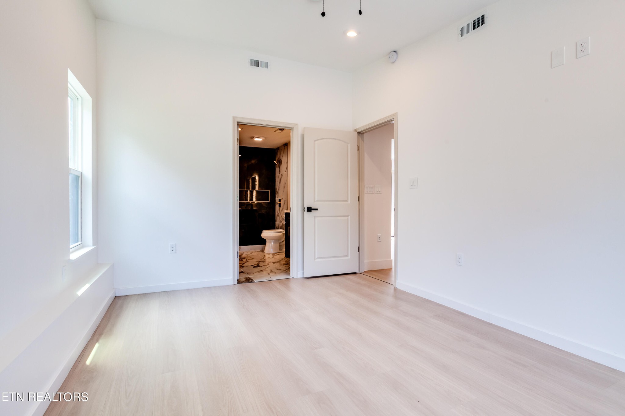 1430 Madison St Property Photo 26
