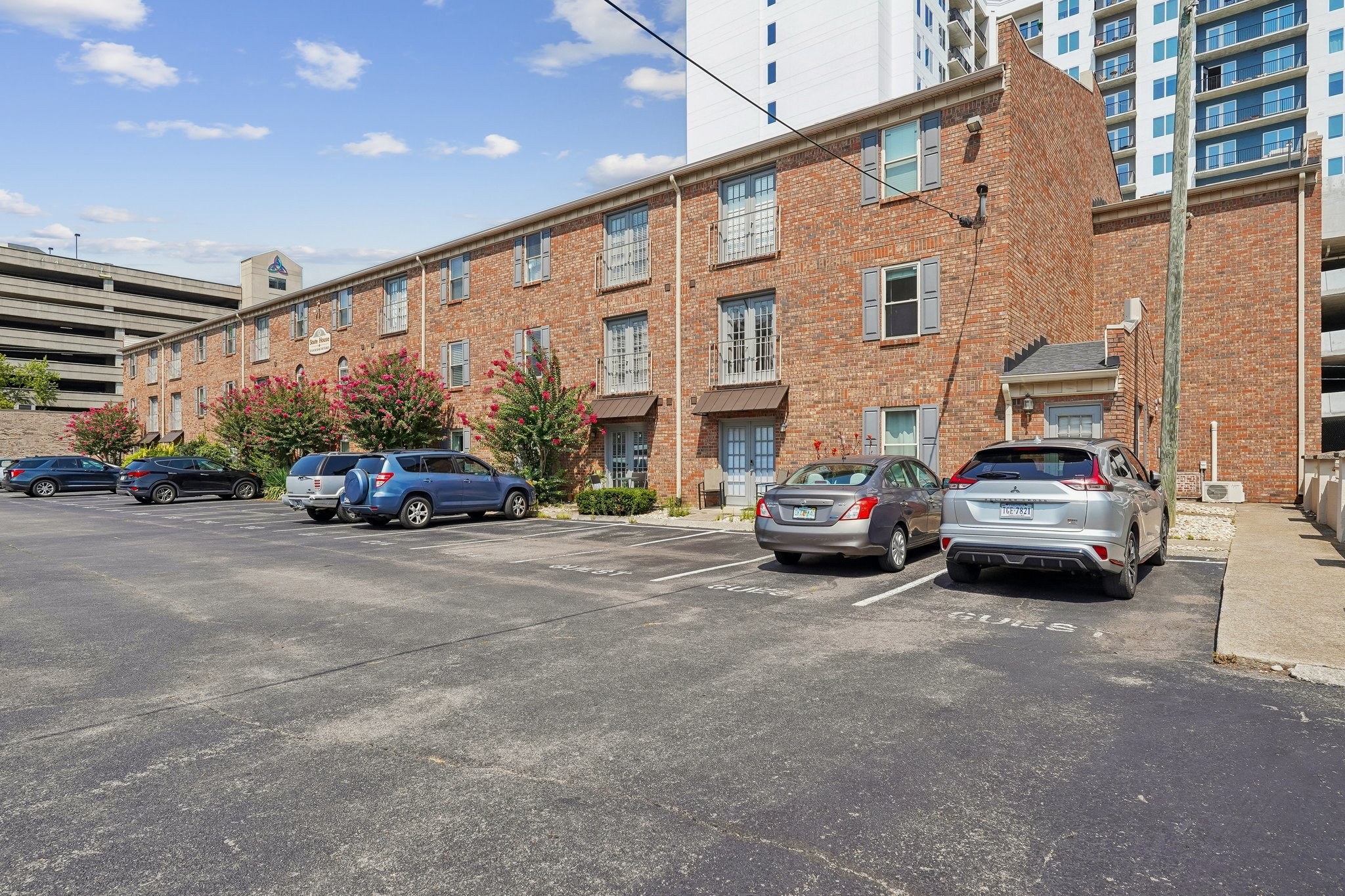 1808 State St Property Photo 1