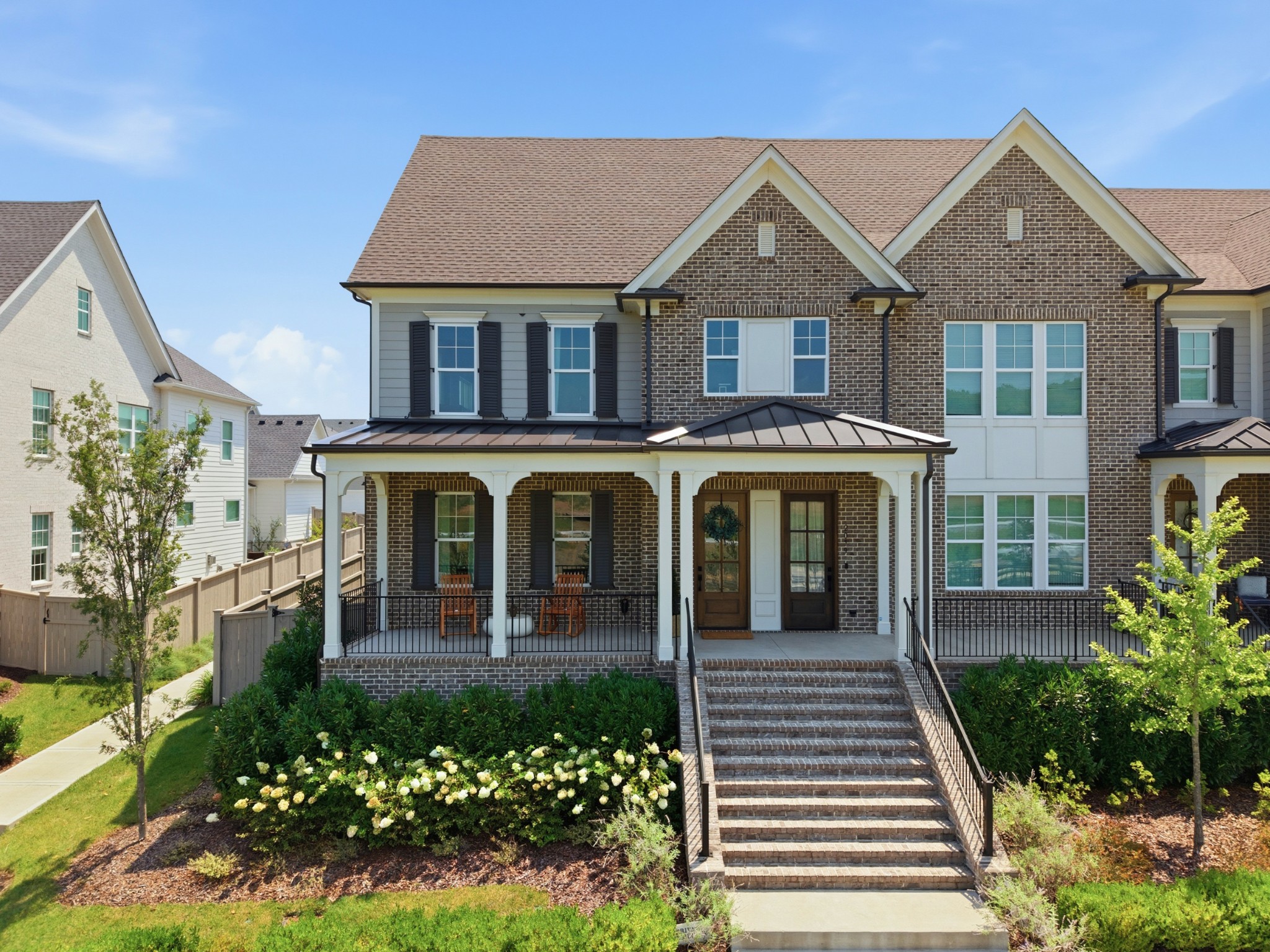 2085 Hollydale Aly Property Photo 1