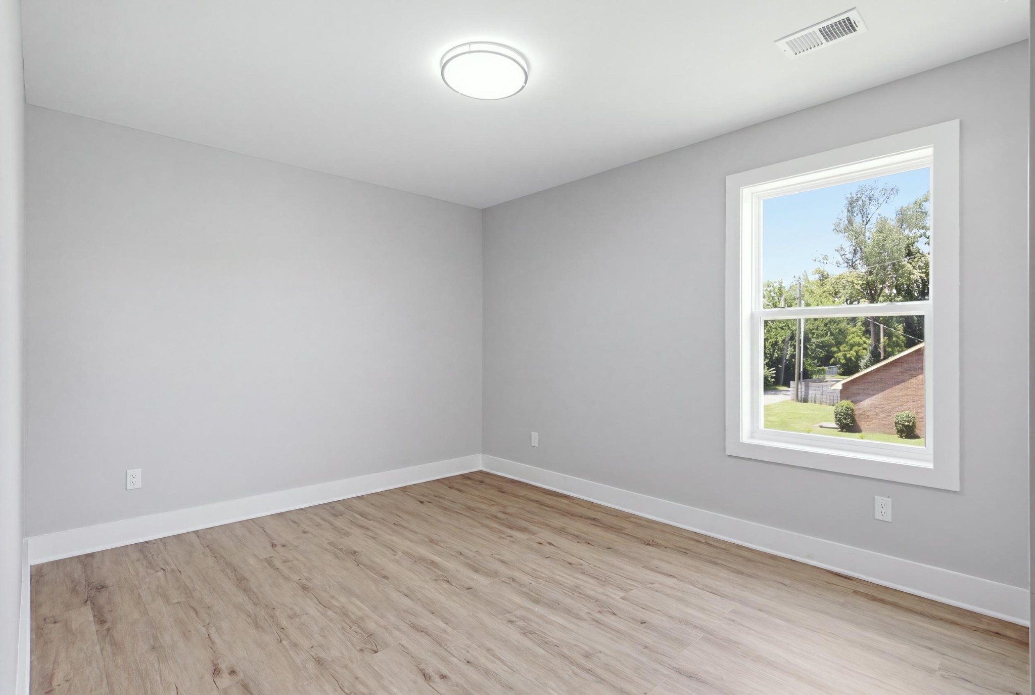 1830 Owen St Property Photo 22