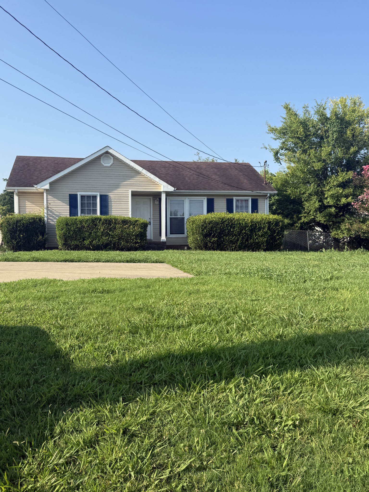 936 Tiny Town Rd Property Photo 2