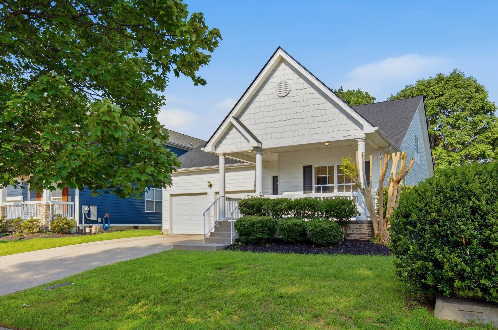 1026 Dunrobin Drive Property Photo 1