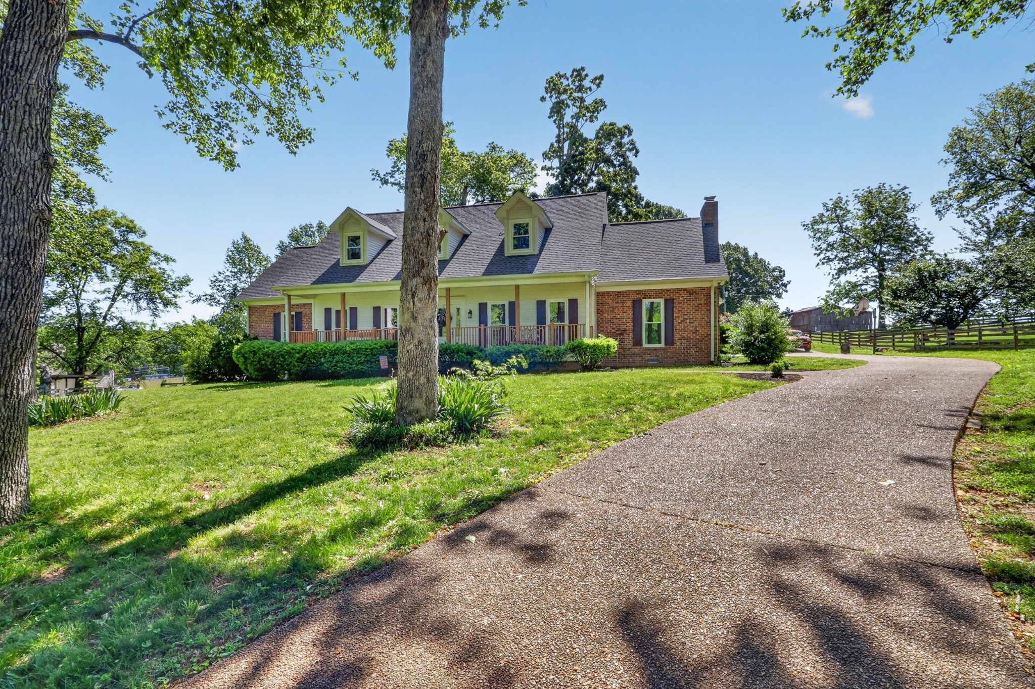 640 Denning Ford Rd Property Photo 1