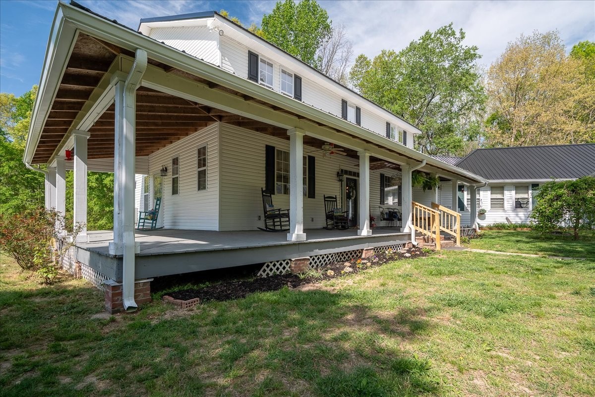 226 Nash Rd Property Photo 1