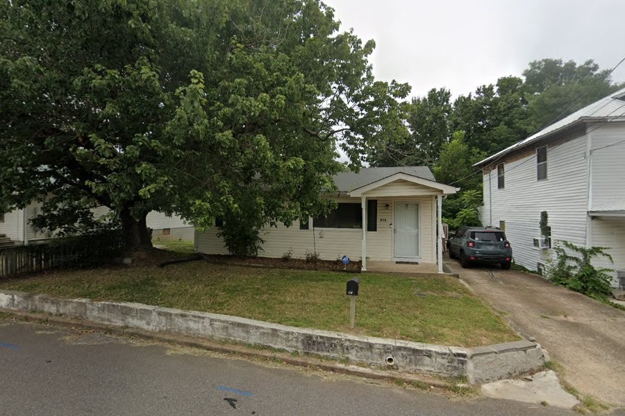 418 W Blythe St, W Property Photo 1