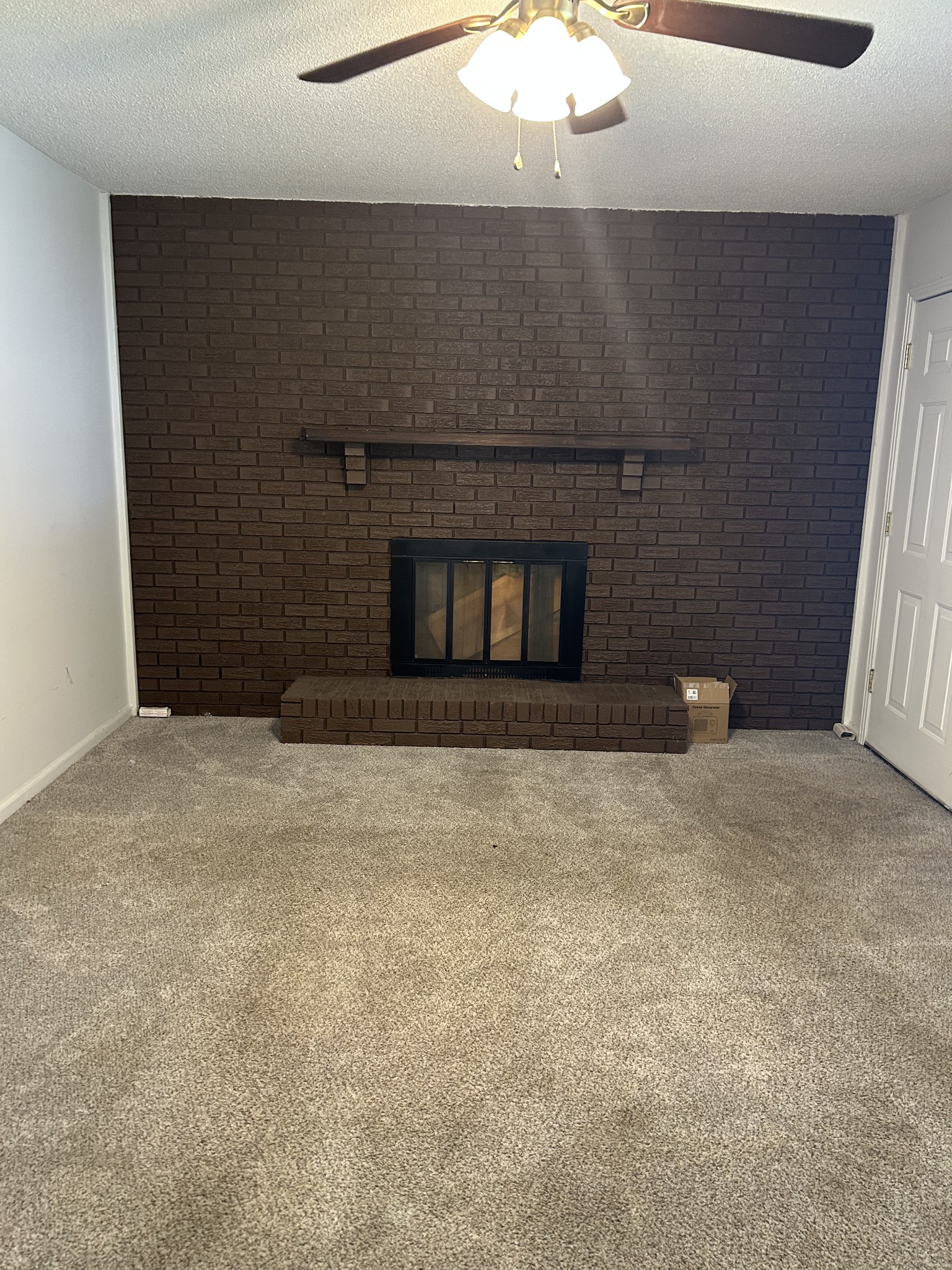 418 W Blythe St, W Property Photo 3
