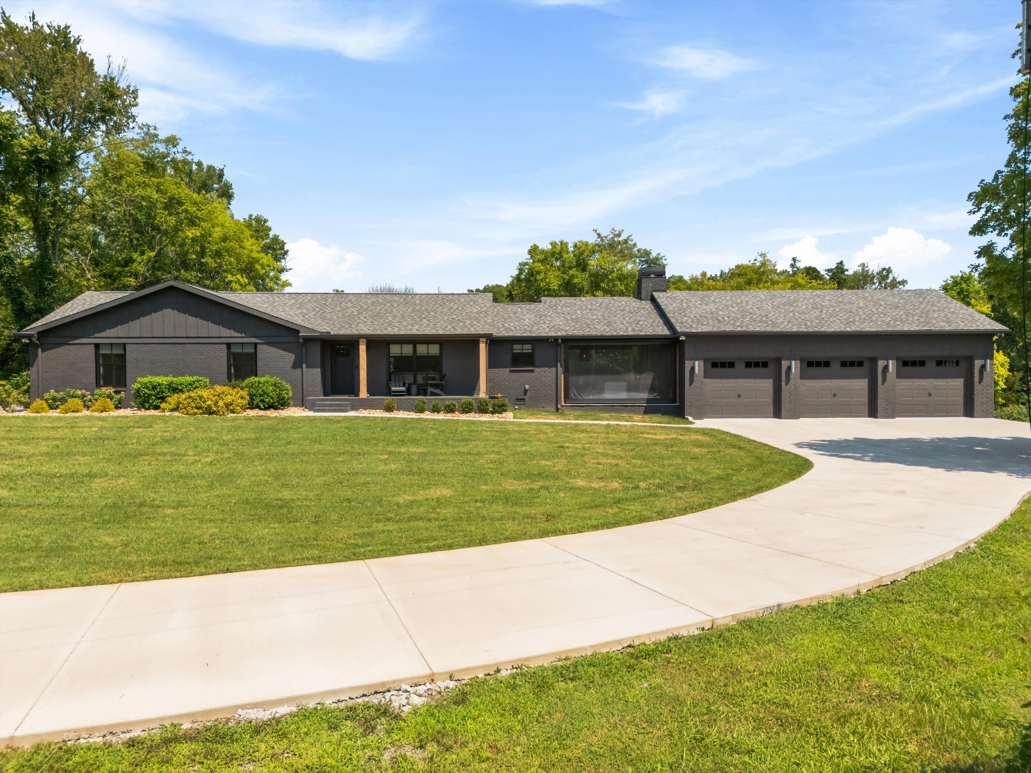 6236 Les Waggoner Rd Property Photo 1