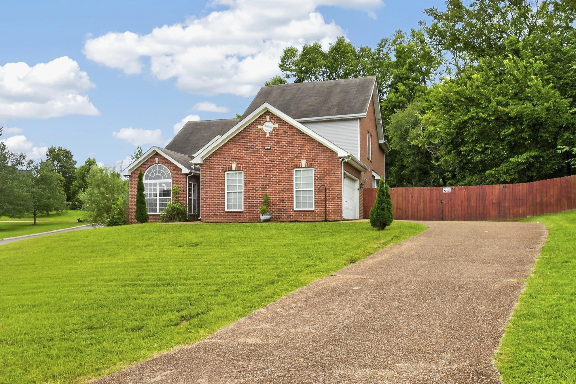 101 Wiggins Ct Property Photo 3