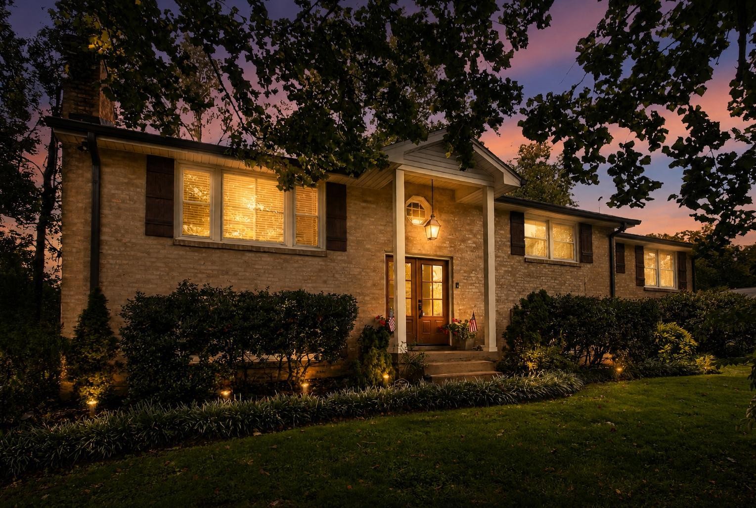 9013 Forest Lawn Dr