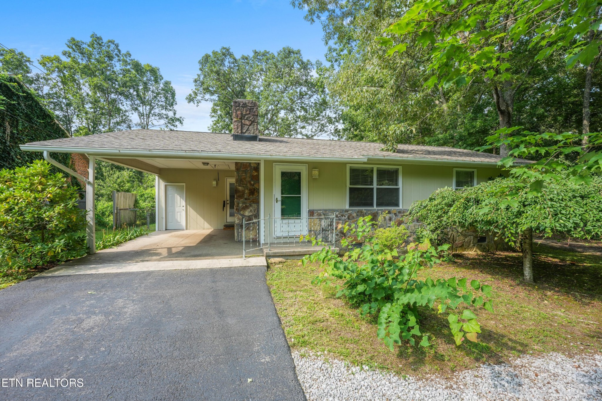 9136 Hondo Drive Property Photo 1