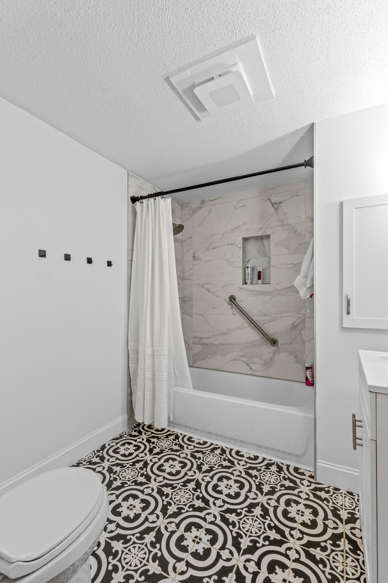 70 Cottage Lane Property Photo 37