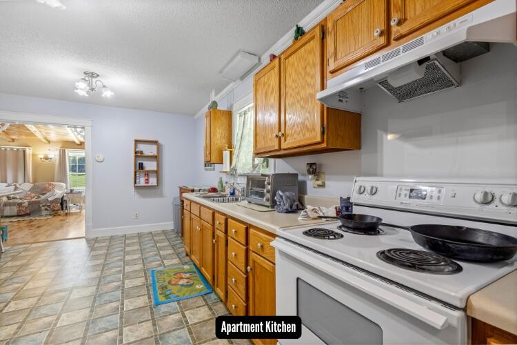 70 Cottage Lane Property Photo 41