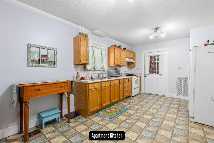 70 Cottage Lane Property Photo 42