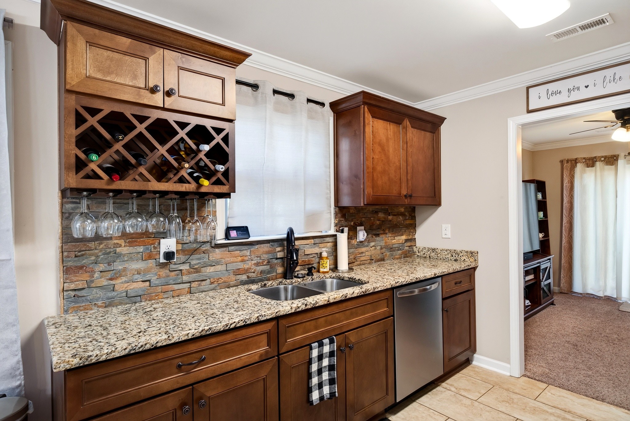 211 Cedar St Property Photo 5