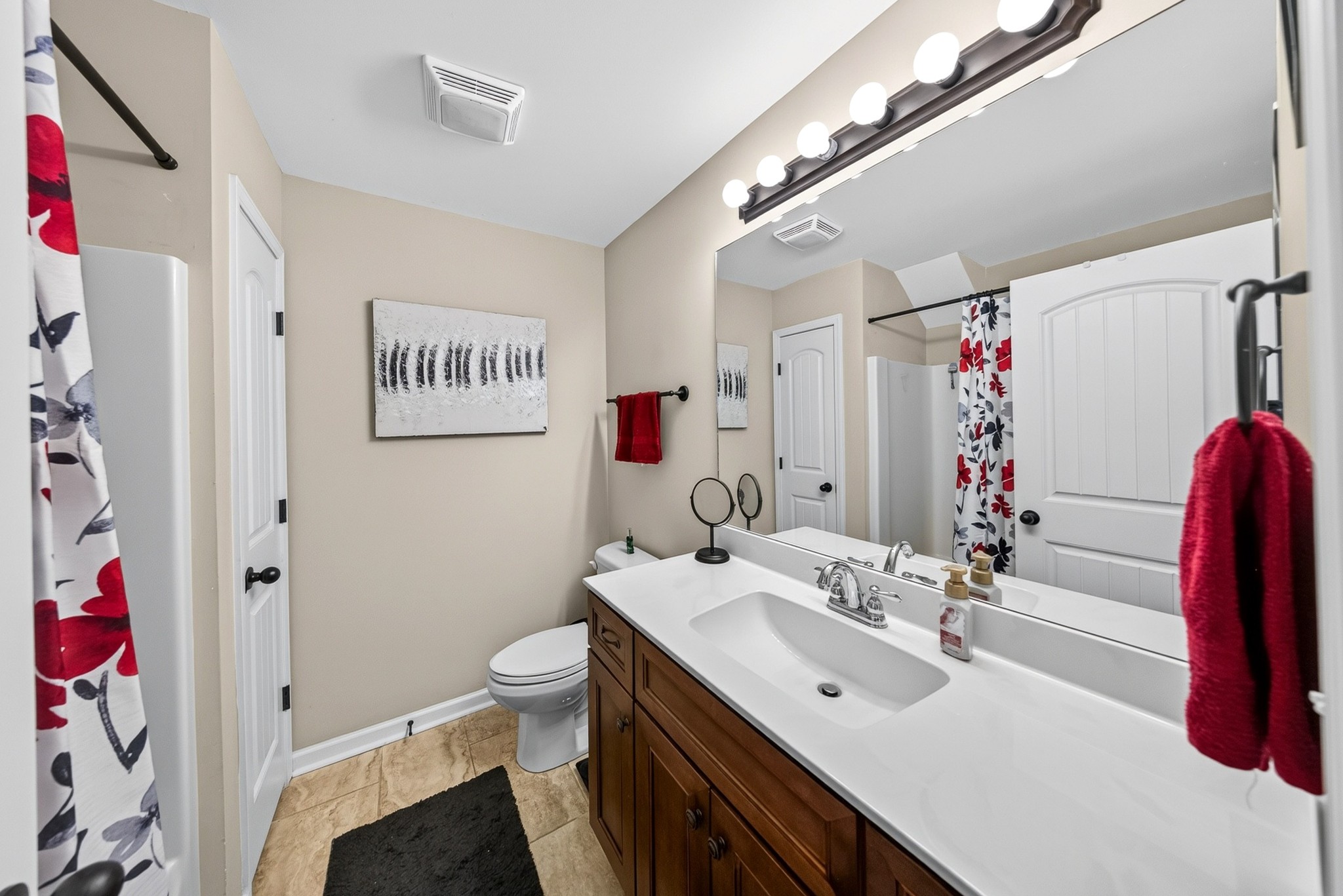 211 Cedar St Property Photo 14