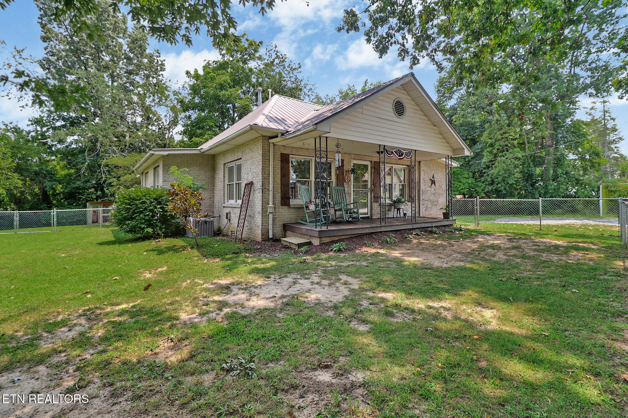 226 Rugby Ave Property Photo 1