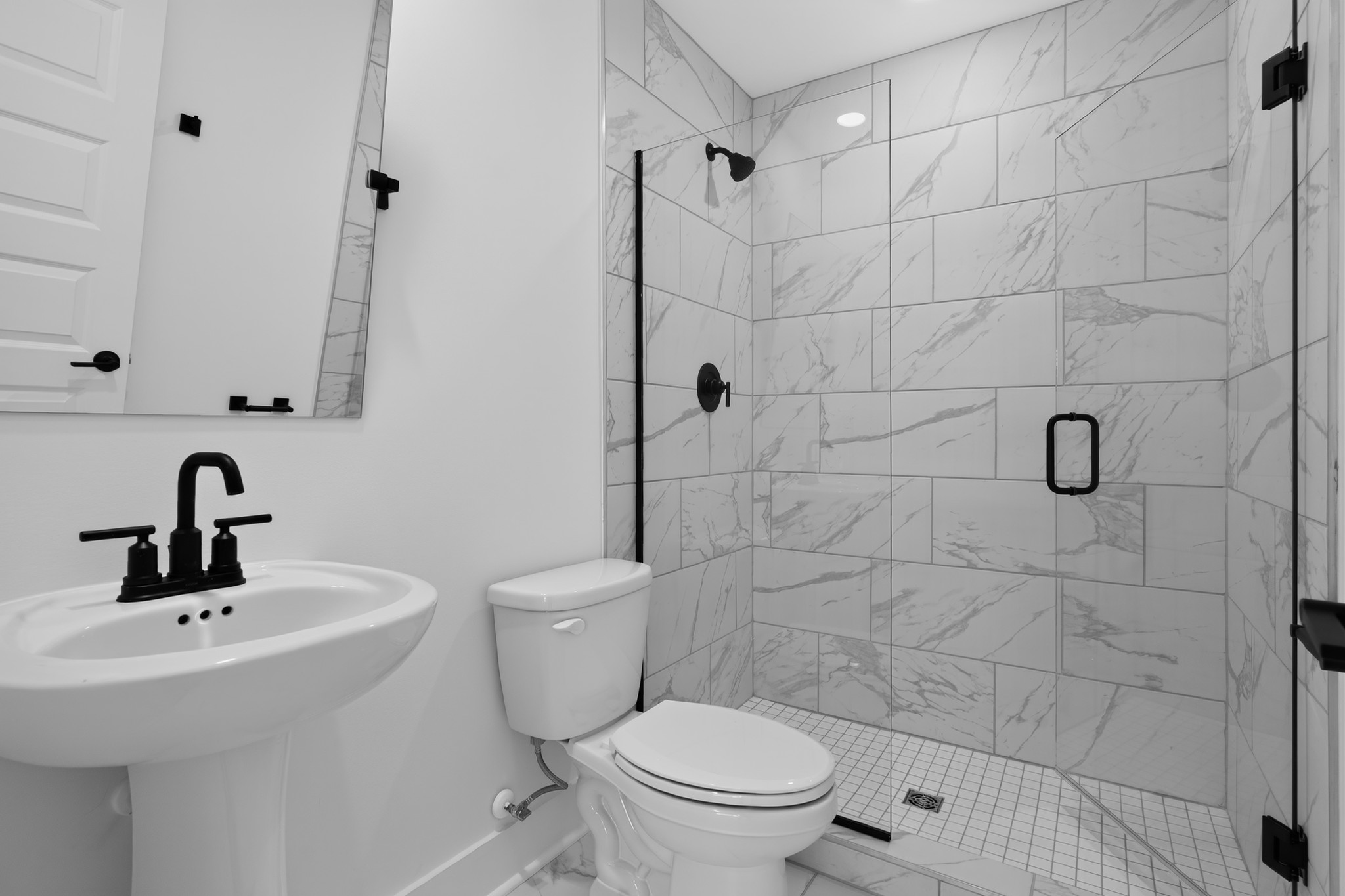 207 Harmony Aly Property Photo 4