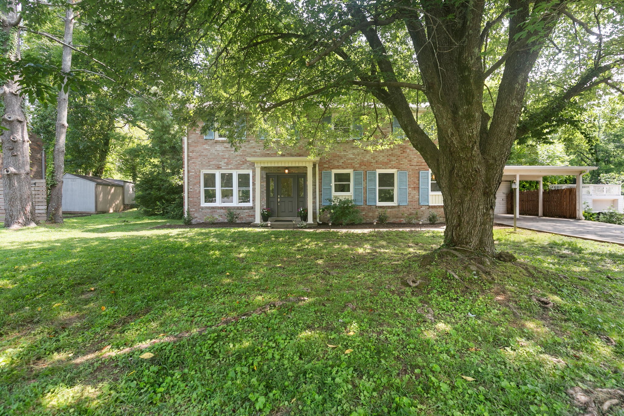 4828 Briarwood Dr Property Photo 1