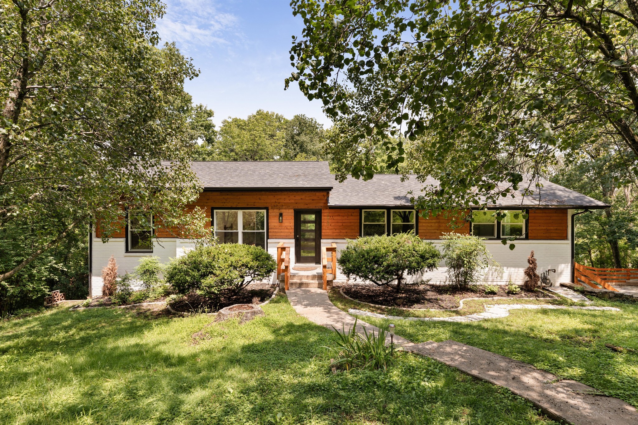 1012 Rodney Dr Property Photo 1